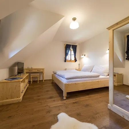 Lantgård Statek U Rajmunda Zemedelska Farma Velké Karlovice