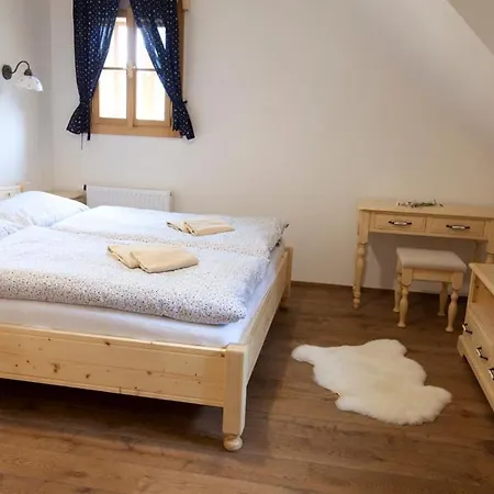 Statek U Rajmunda Zemedelska Farma * Velké Karlovice